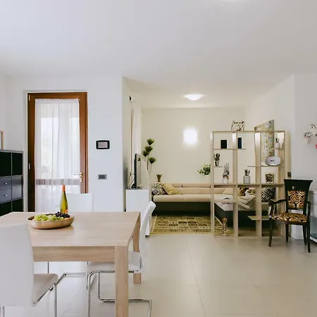 Magnolia Διαμέρισμα Torri Del Benaco